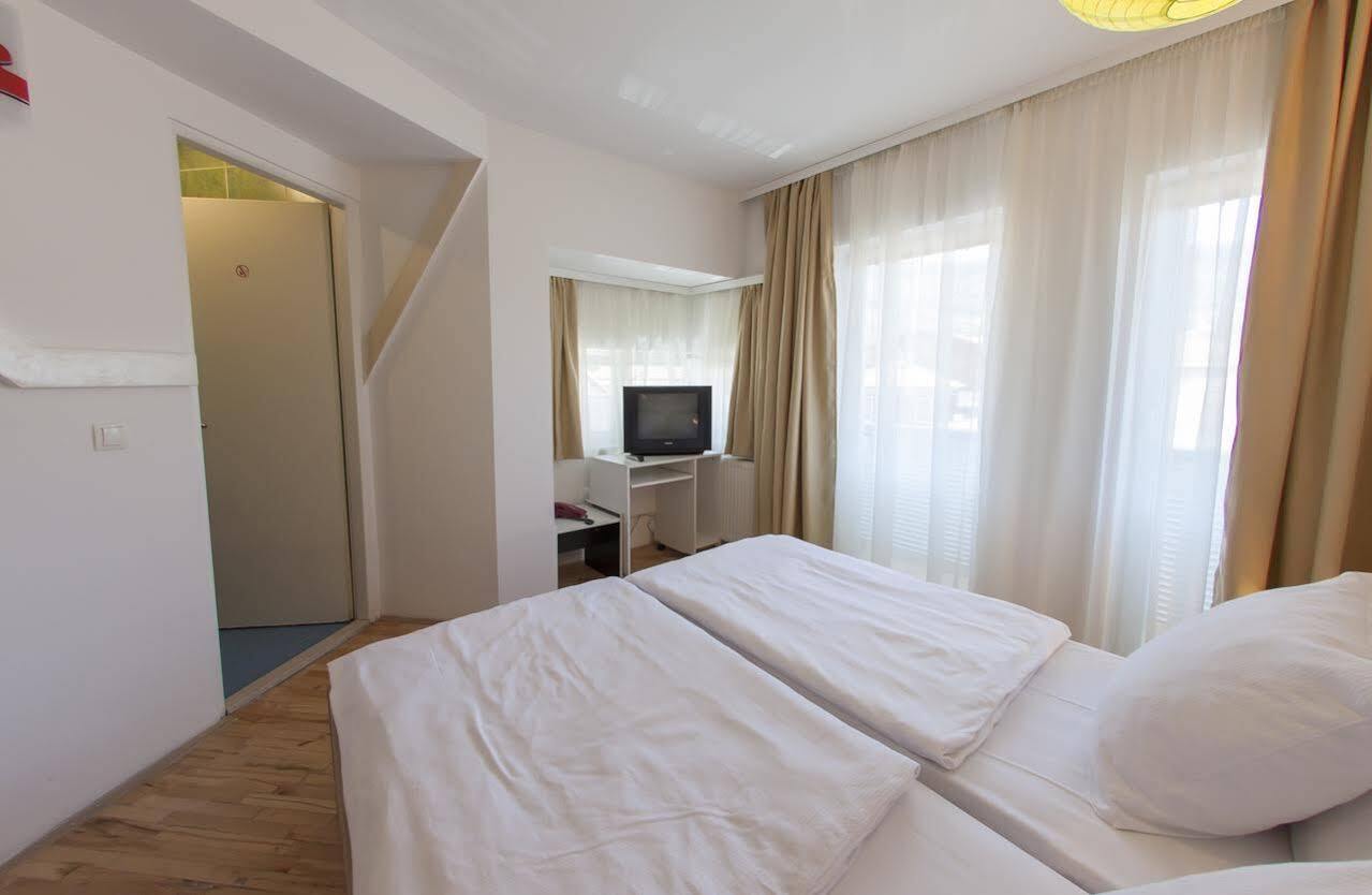 סראייבו Hostel Hayat מראה חיצוני תמונה